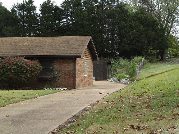 3rd image of 1912 Burnett Ave