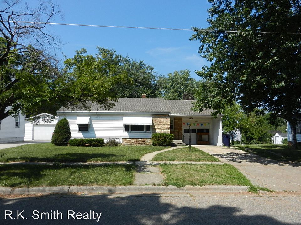 1st image of 221 N Palm St