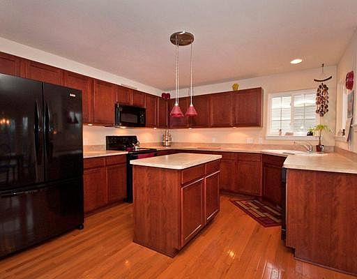 4th image of 8561 Parkridge Ct