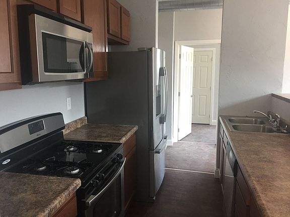 3rd image of 1021 E Carson St APT 2