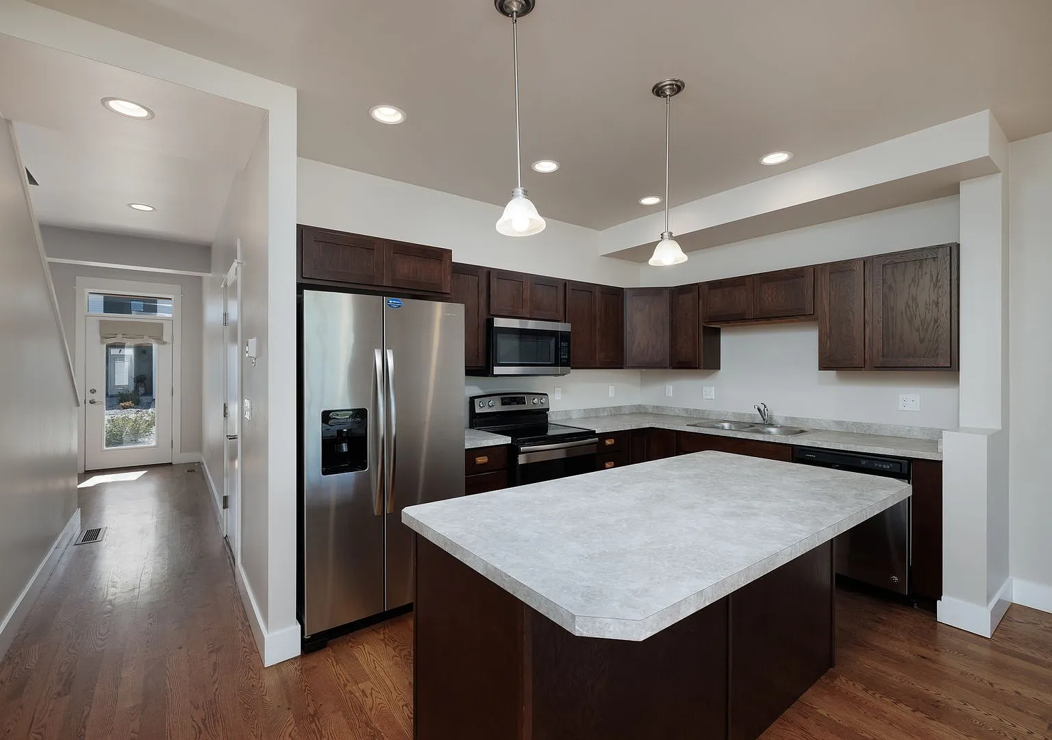 3380 Davis Lane — Photo 1