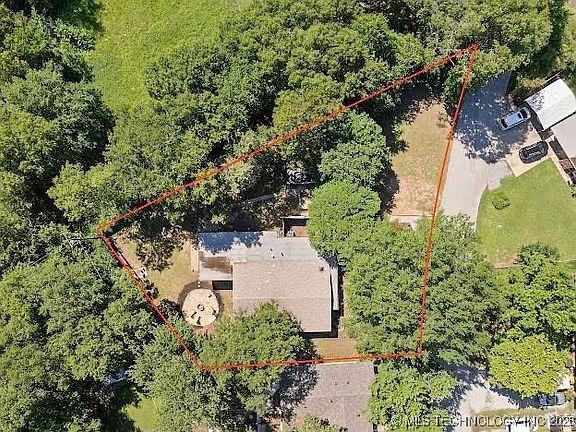 2nd image of 532 Hammers Rd