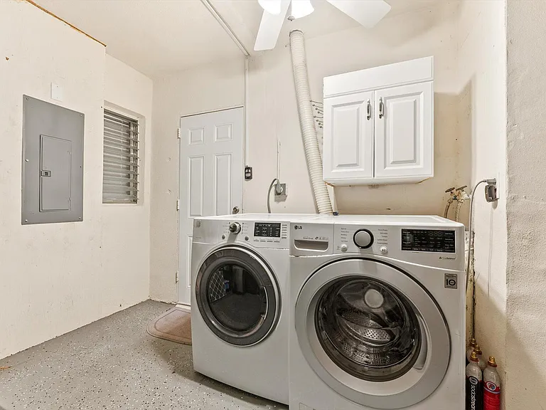 728 NE 9th Ave — Photo 25