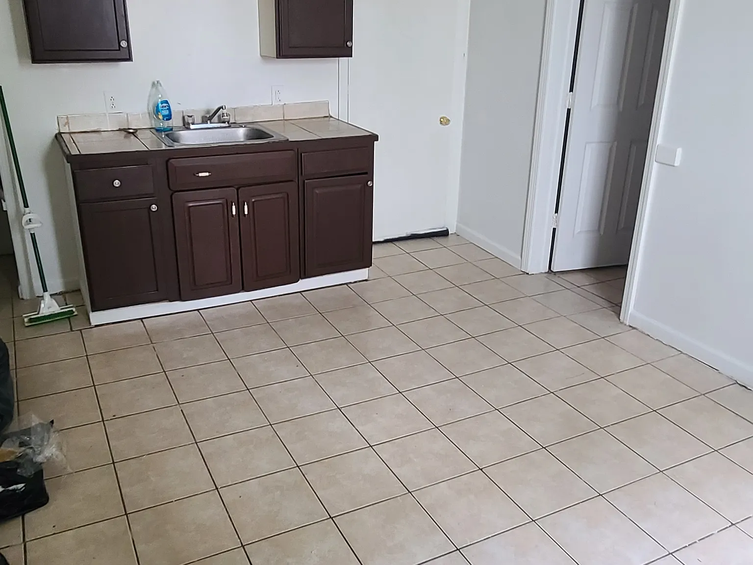 2 bed, 2000 sqft, $1,500 — Photo 2