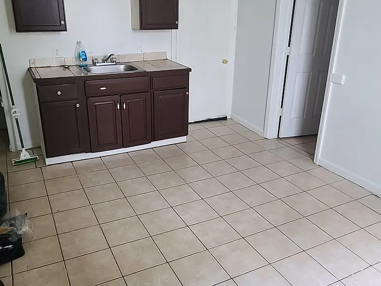 270 Cohansey St #270 — Photo 2