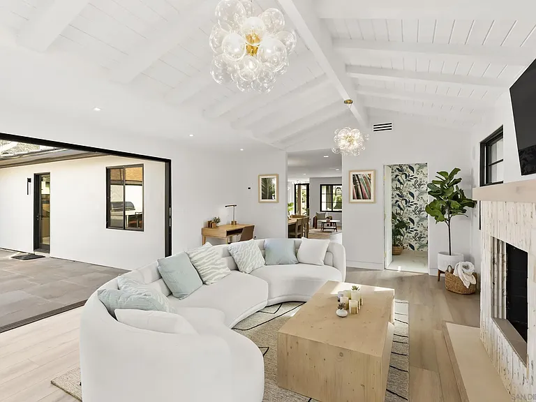 952 Pacific Beach Dr — Photo 6