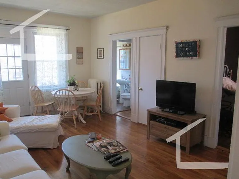 264 Kelton St #2R — Photo 8