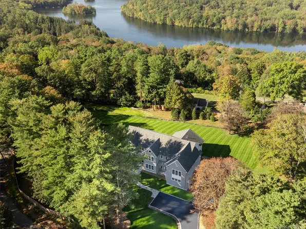 21 Whippoorwill Road, Armonk, NY 10504