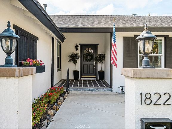4th image of 1822 Albion Ave