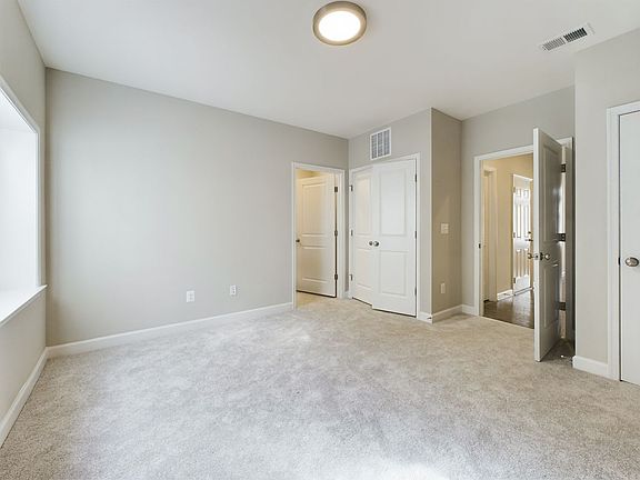 4th image of 3457 Monterey Dr