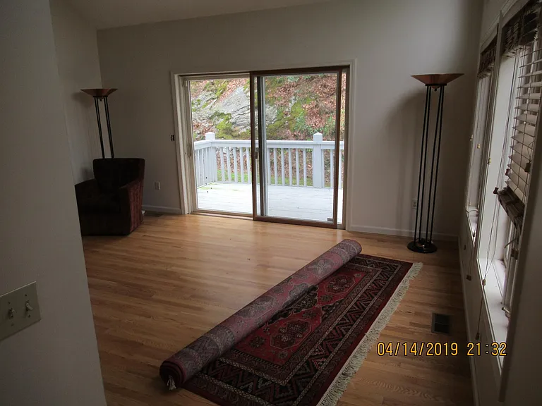100 Winterbourne Ln — Photo 12