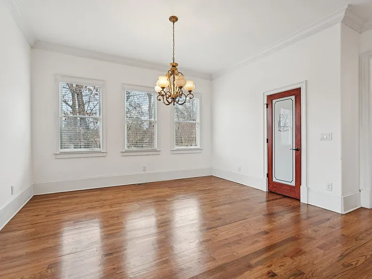343 Summer Garden Dr — Photo 16