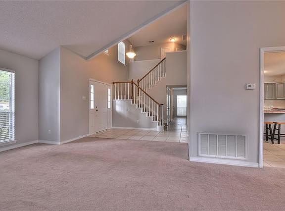 4th image of 110 Burrwood Dr