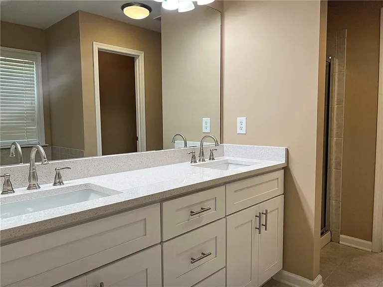 3413 Stoneham Dr — Photo 11