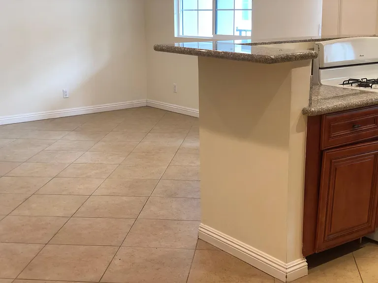 16423 Victory Blvd #5 — Photo 3