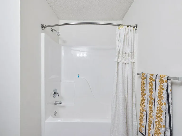 Northbrook Apartments — Photo 263