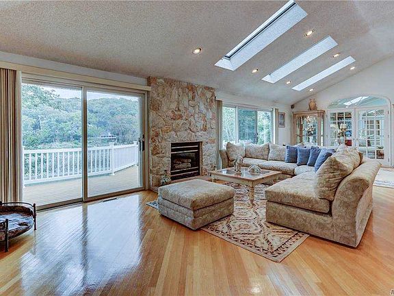 5th image of 138 Oakside Dr