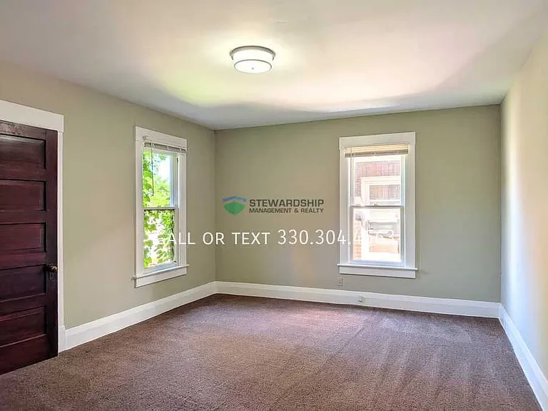 41 6th St SE — Photo 8
