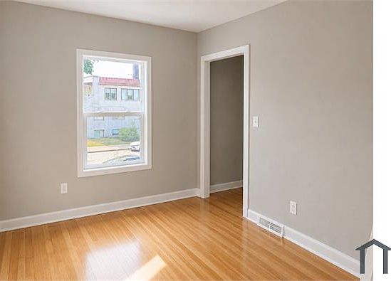5th image of 3015 29th Ave S