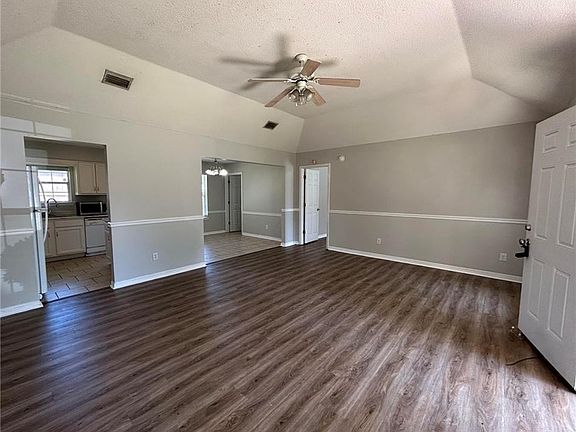 4th image of 6626 Woodside Ct E