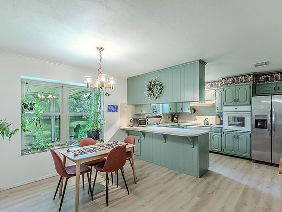 4th image of 1057 Radisson Dr