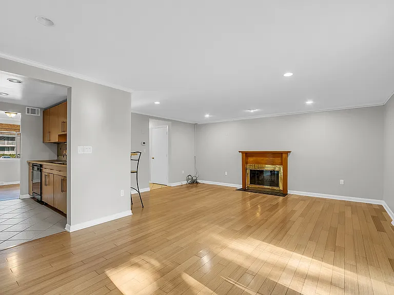 1R Snow Cir #1 — Photo 12