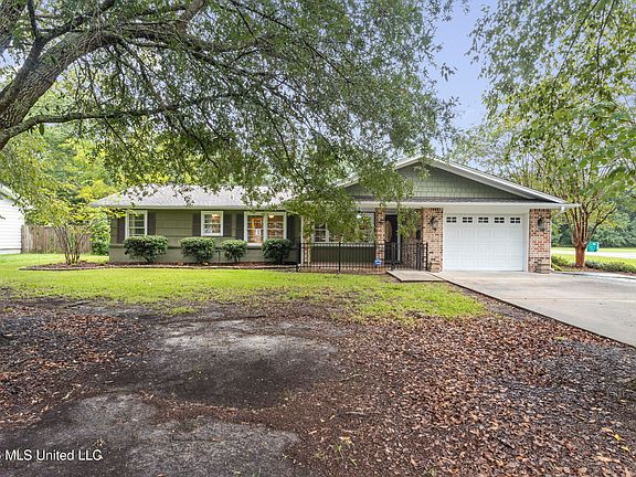 3rd image of 30 39th St