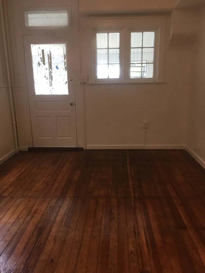 1st Floor 1 Bedroom, Parking-East End of York City! — Photo 3