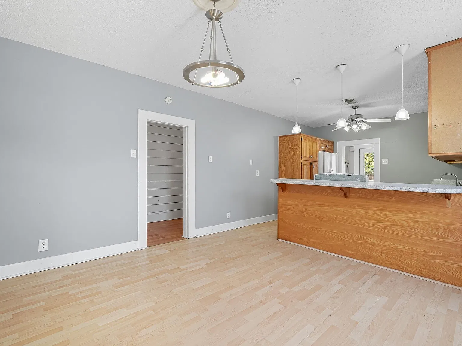 3 bed, 1330 sqft, $2,000 — Photo 4