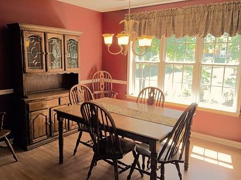4th image of 80 Woodstream Dr