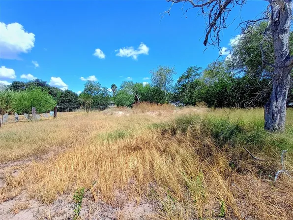 1200-1206 W Crockett St, Beeville, TX 78102
