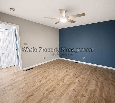 3rd image of 1920 E 81st Pl