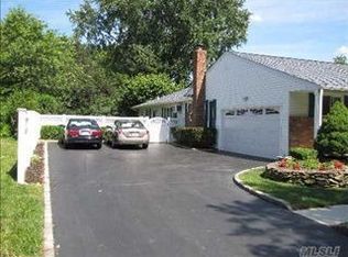 33 Kirkland Dr, Greenlawn, NY 11740