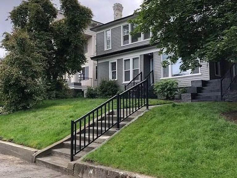 Adams Apartments — Photo 3