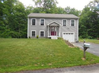 17 W Shore Dr, Exeter, RI 02822