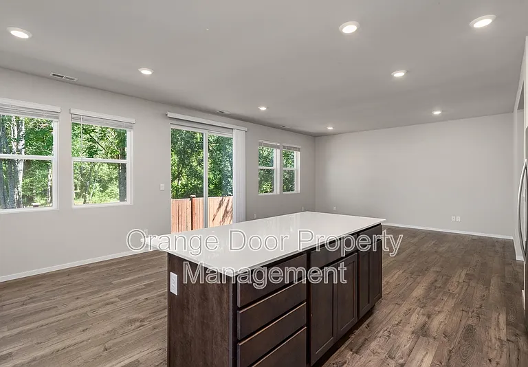 5611 151st Street Ct E — Photo 11