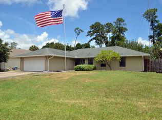 662 Dempsey Ave, Sebastian, FL 32958