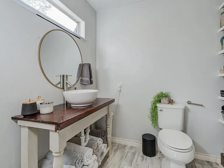 58 E Lakeshore Dr — Photo 40