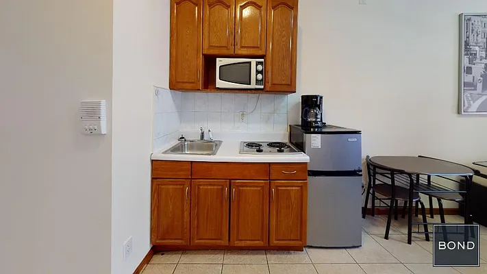 Rented by Bond New York | media 15