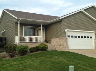 3725 Emerald Dr E, Onalaska, WI 54650
