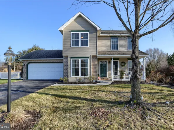 108 Martel Cir, Dillsburg, PA 17019