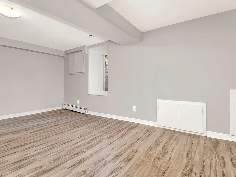 338 Somerset St E — Photo 16