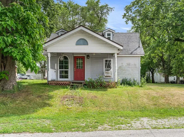 105 E Arlington Ave, North Judson, IN 46366