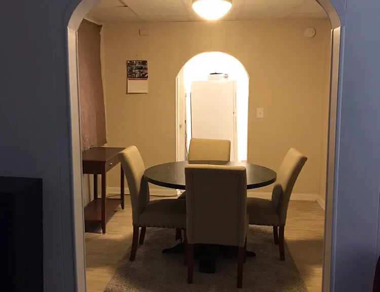 150 Melbourne St NE — Photo 4