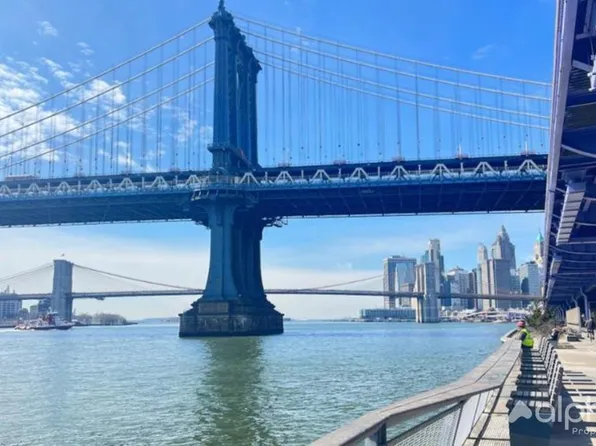 199 Henry Street image 3 of 9