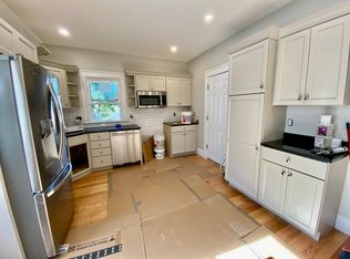 75 Belgrade Ave FLOOR 3, Roslindale, MA 02131