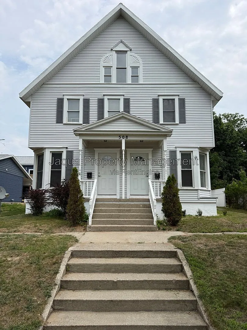 3 bed, 1.5 bath, 1500 sqft, $1,695 — Photo 1