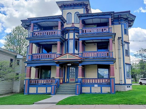 2nd image of 1025 Park Ave