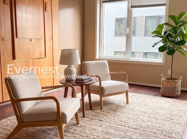 2721 1st Ave APT 501, Seattle, WA 98121