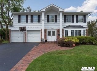 3224 Wynsum Ave, Merrick, NY 11566